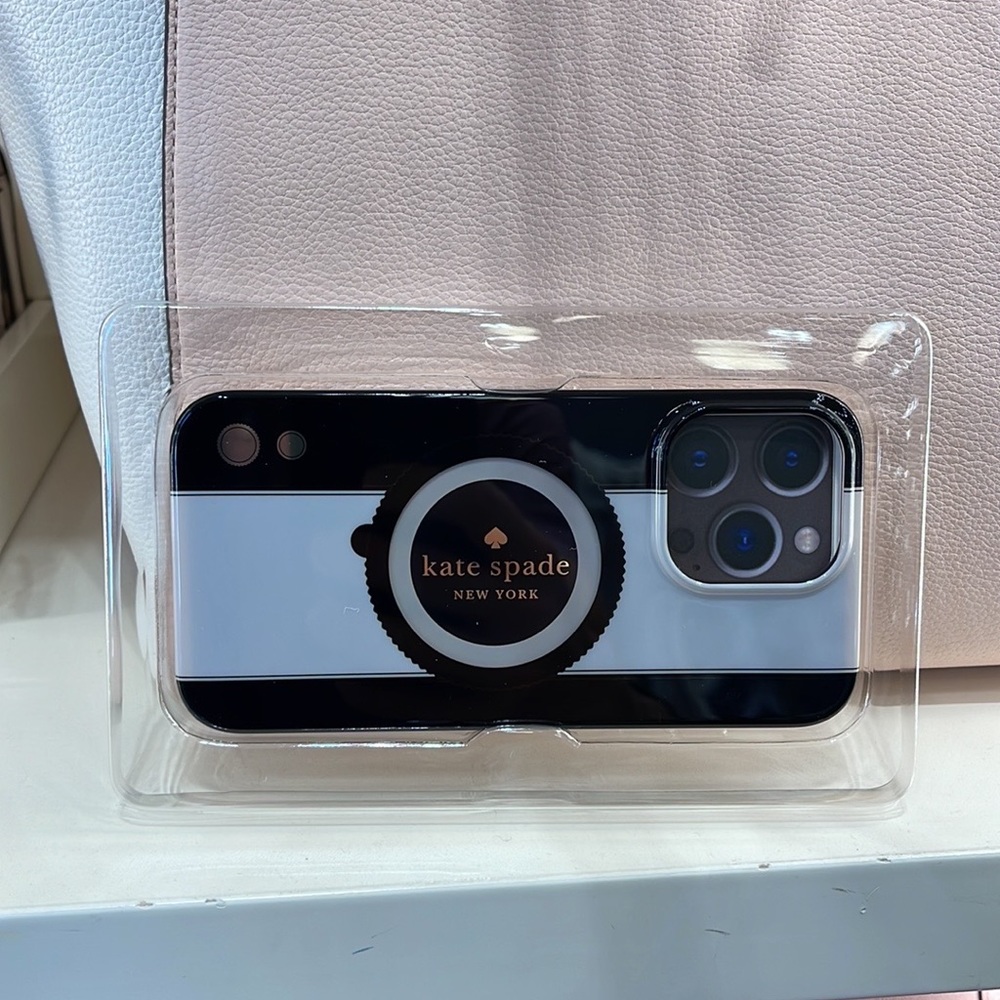 Kate Spade New York 
Logo iPhone 13
 iPhone 13 Pro 
iPhone 13 Pro - Picture 11 of 16